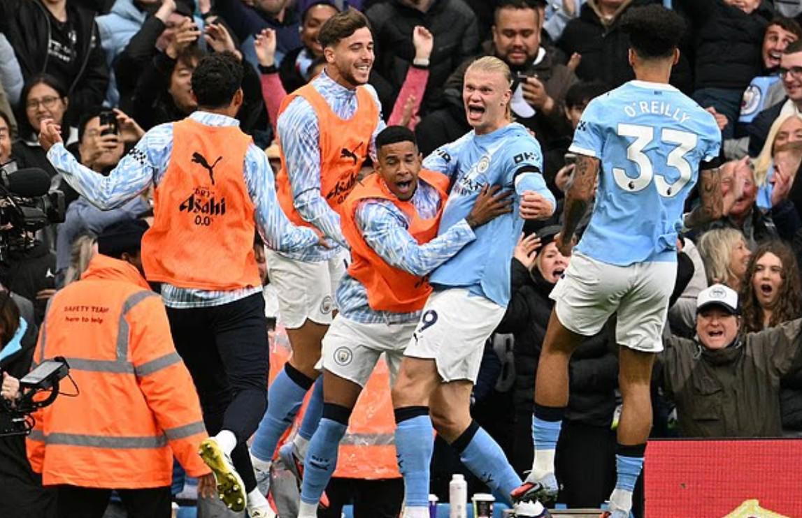 src, 未在比赛前, 路对面的训