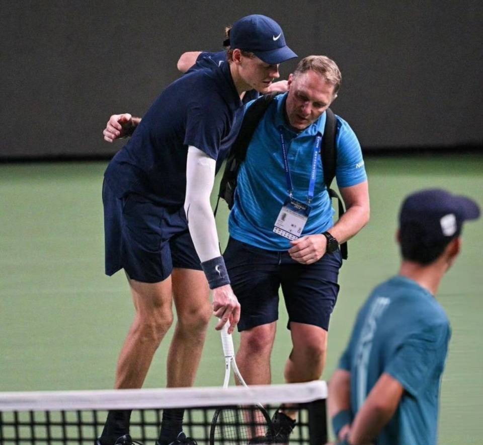 AA, vOPcB, 星亚历山大 AA, vOPcB, 星亚历山大